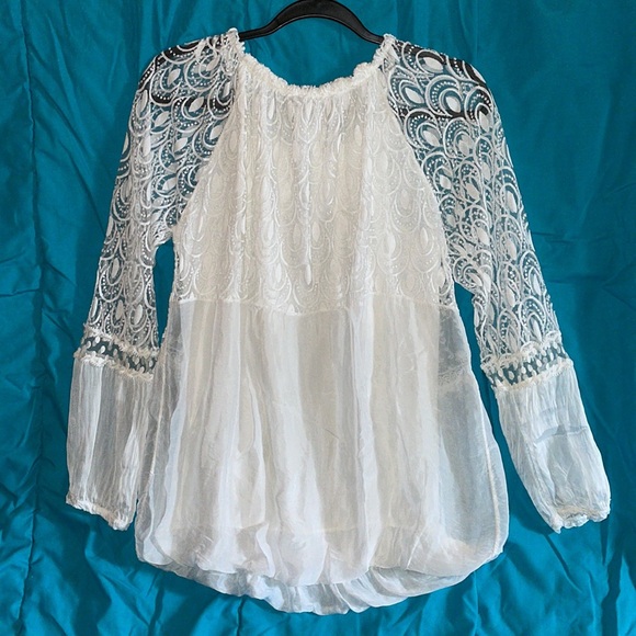 NWT.  Charlie B. Women’s Flaire Blouse.  Size Large. - Picture 2 of 9